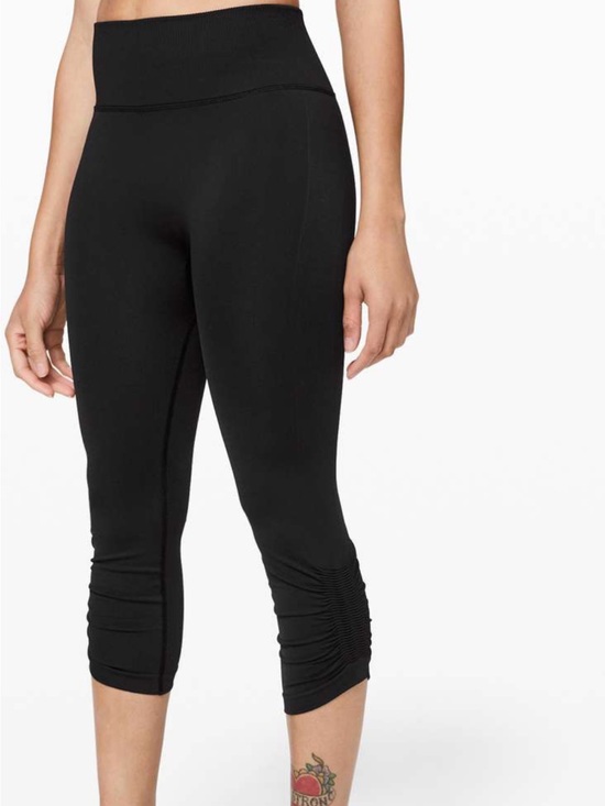 lululemon athletica Pants - Lululemon Ebb To Street Crop 21" Black Size 6 NWOT Seamless